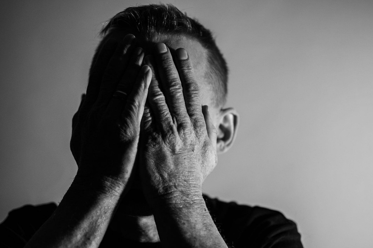アラフォーの肌のくすみを解消するための効果的な方法は？