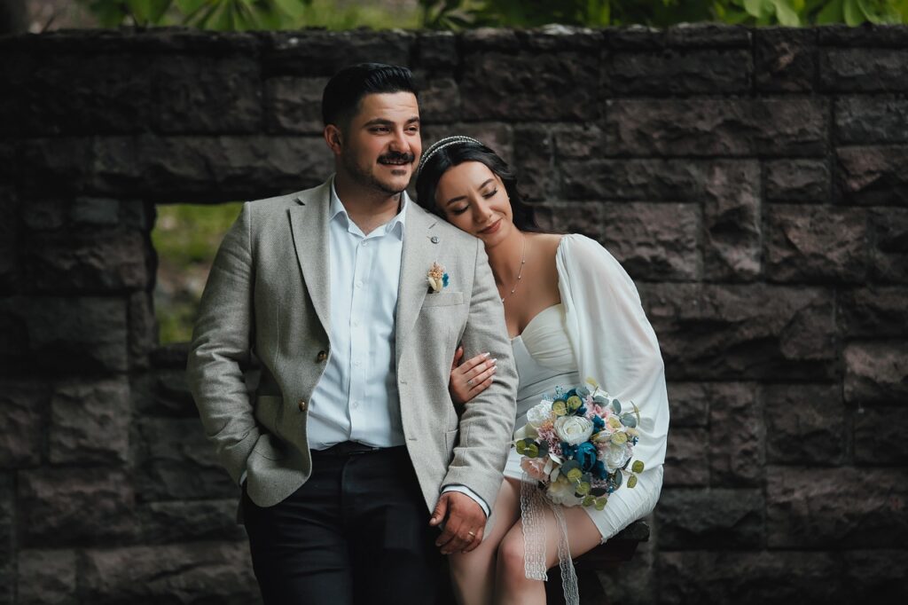 女性ホルモンの減少が引き起こす薄毛やシミの対策は？