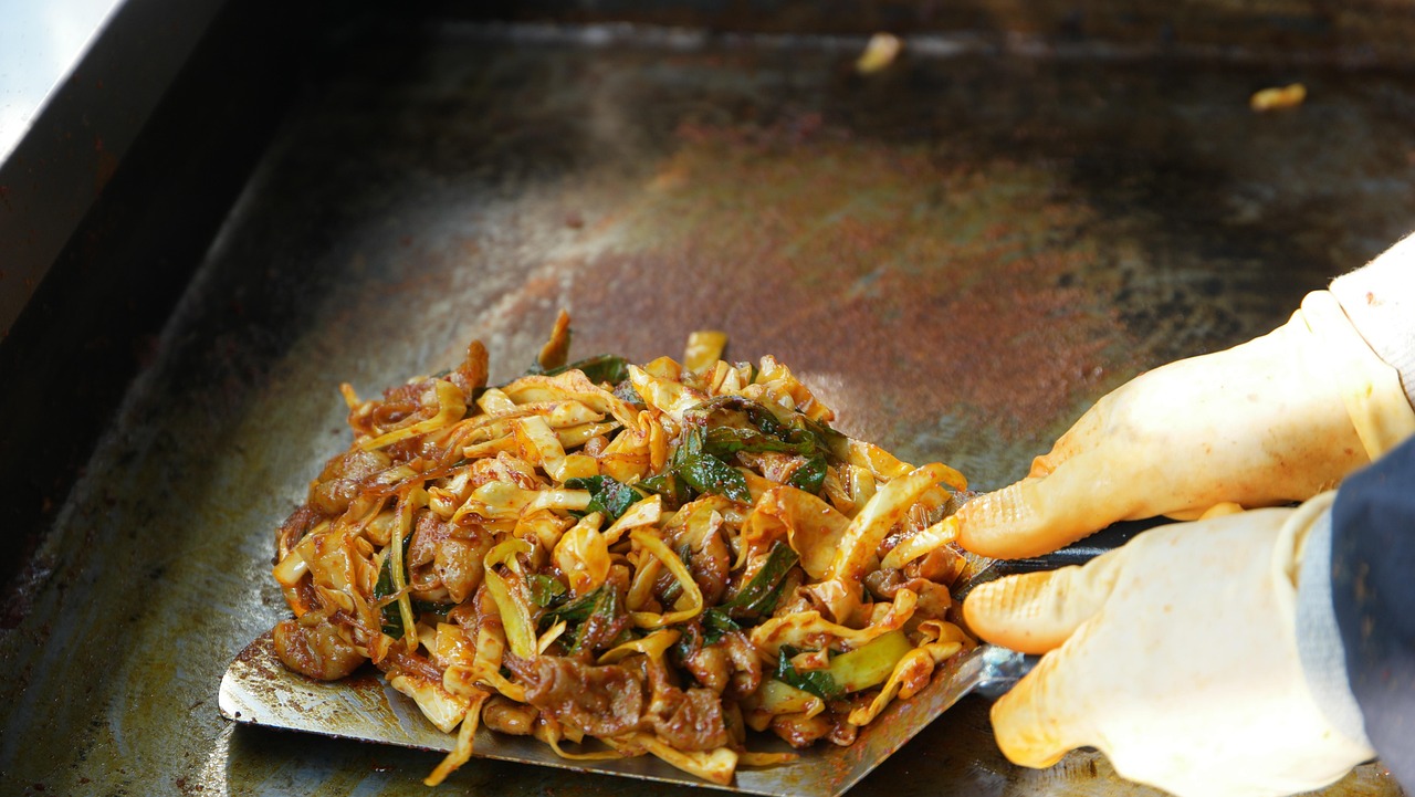 女性ホルモンの減少によるシミの対策は何ですか？