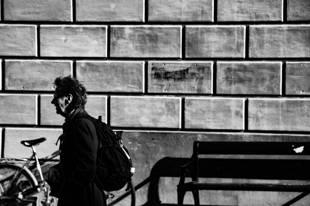40代の薄毛で分け目が目立つ悩み、どう対処すればいい？